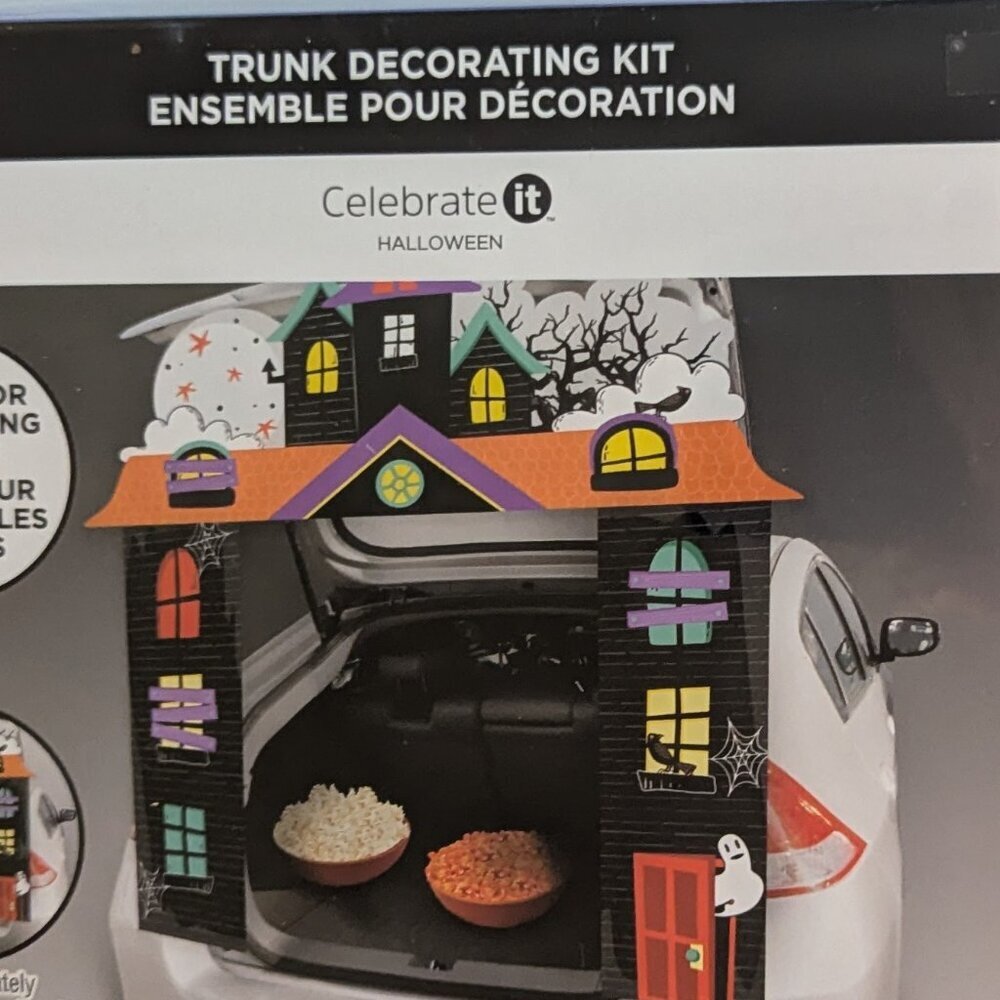 NWT Spooky Haunted House Halloween Trunk or Door Decorating Kit Michael's Decor